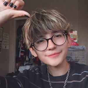 Meet your Posher, Cameron